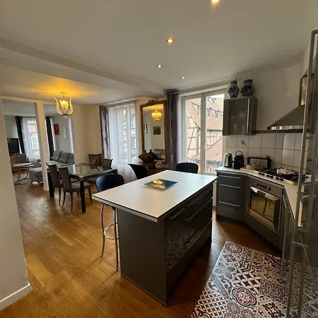 De Standing Hypercentre Apartment *